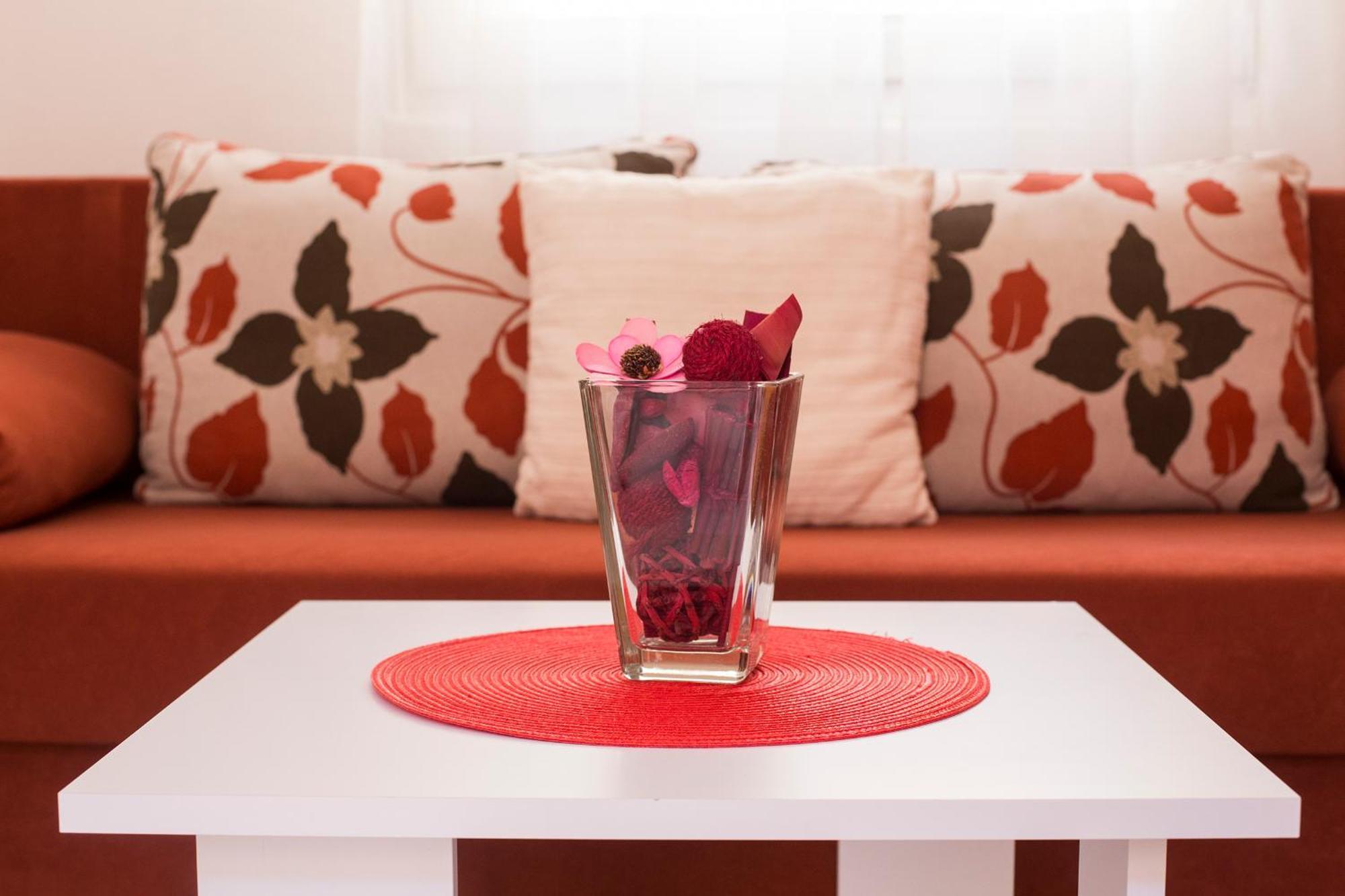 Apartments Roma บาชกาโวดา ภายนอก รูปภาพ
