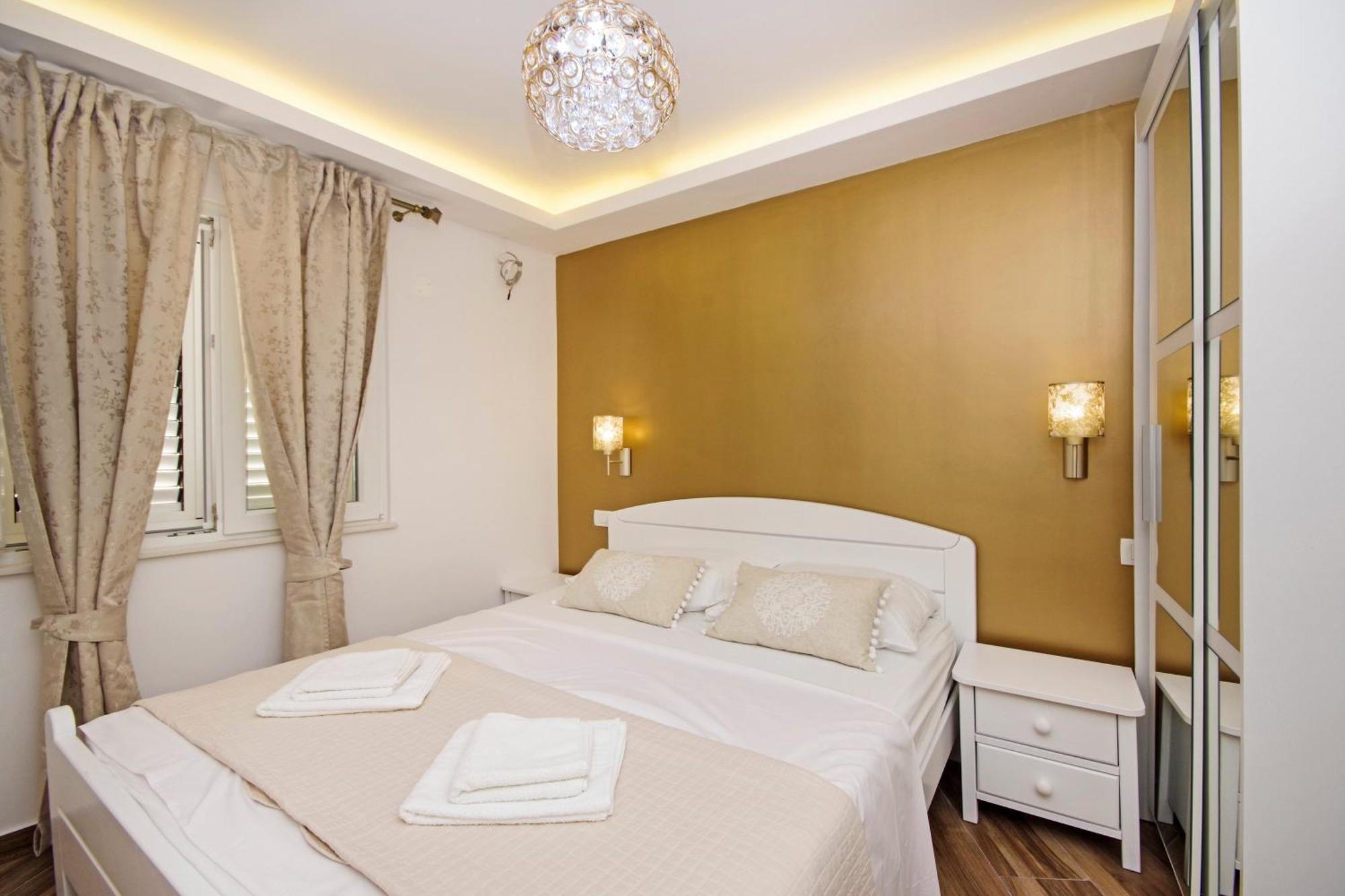 Apartments Roma บาชกาโวดา ภายนอก รูปภาพ