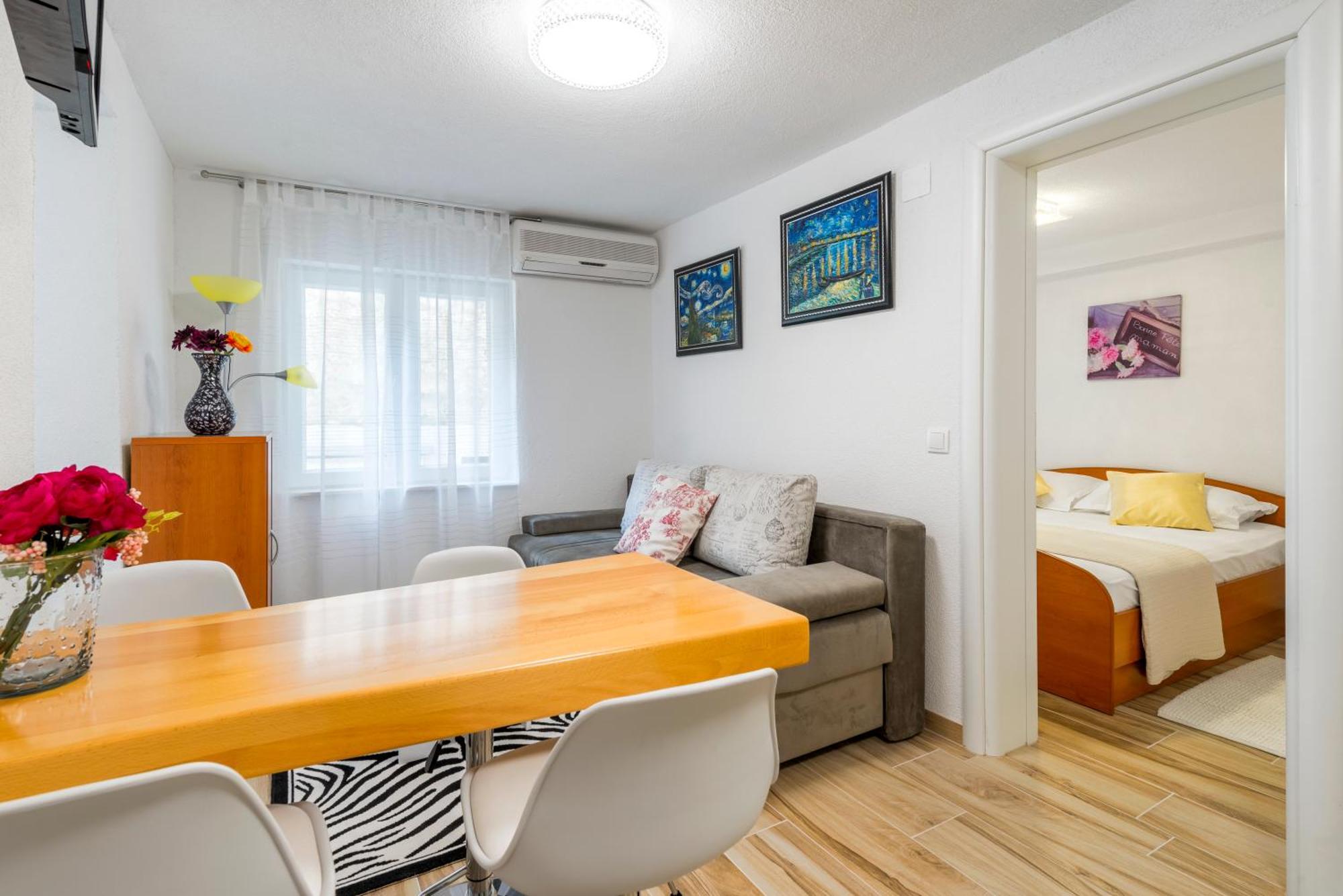 Apartments Roma บาชกาโวดา ภายนอก รูปภาพ