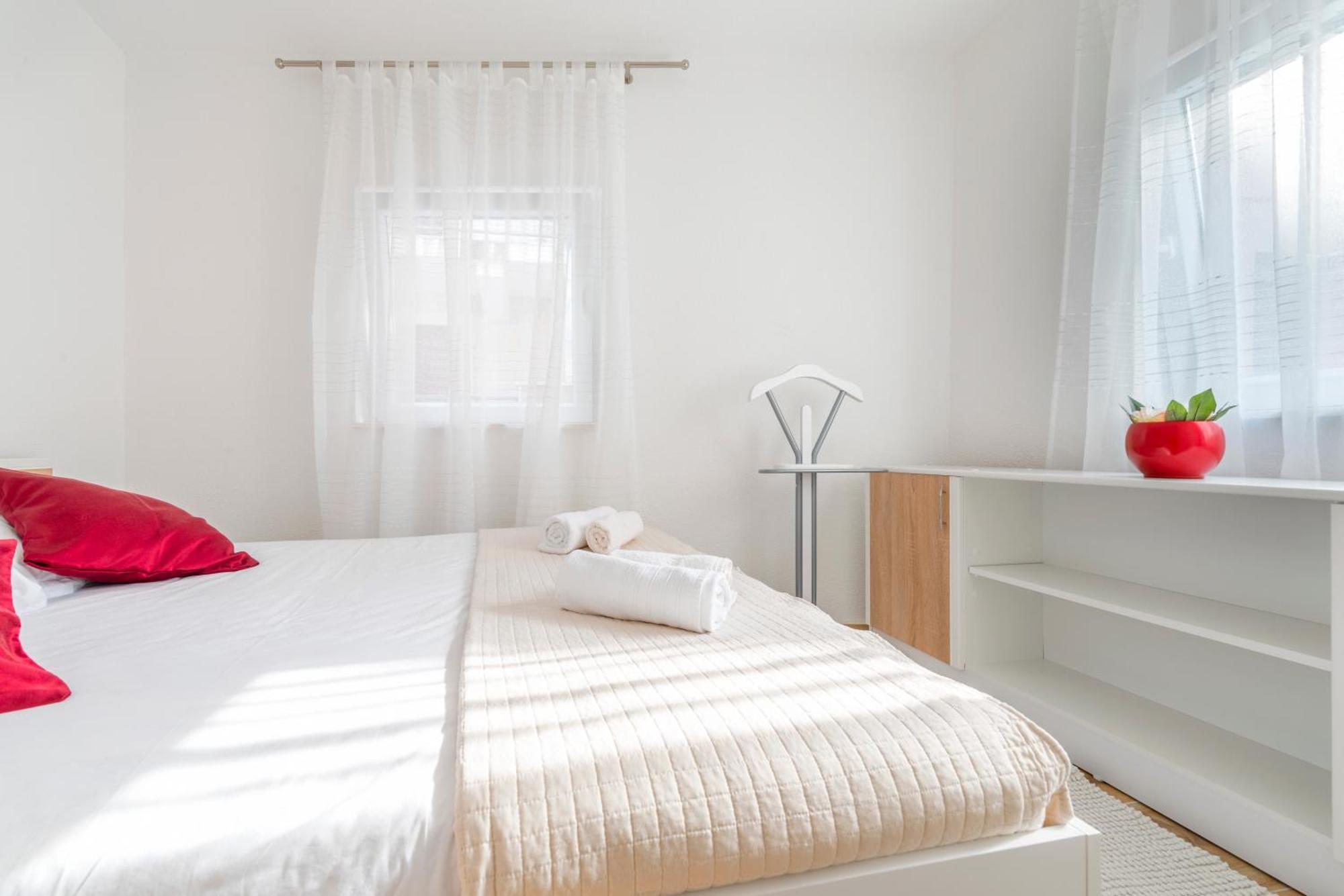 Apartments Roma บาชกาโวดา ภายนอก รูปภาพ