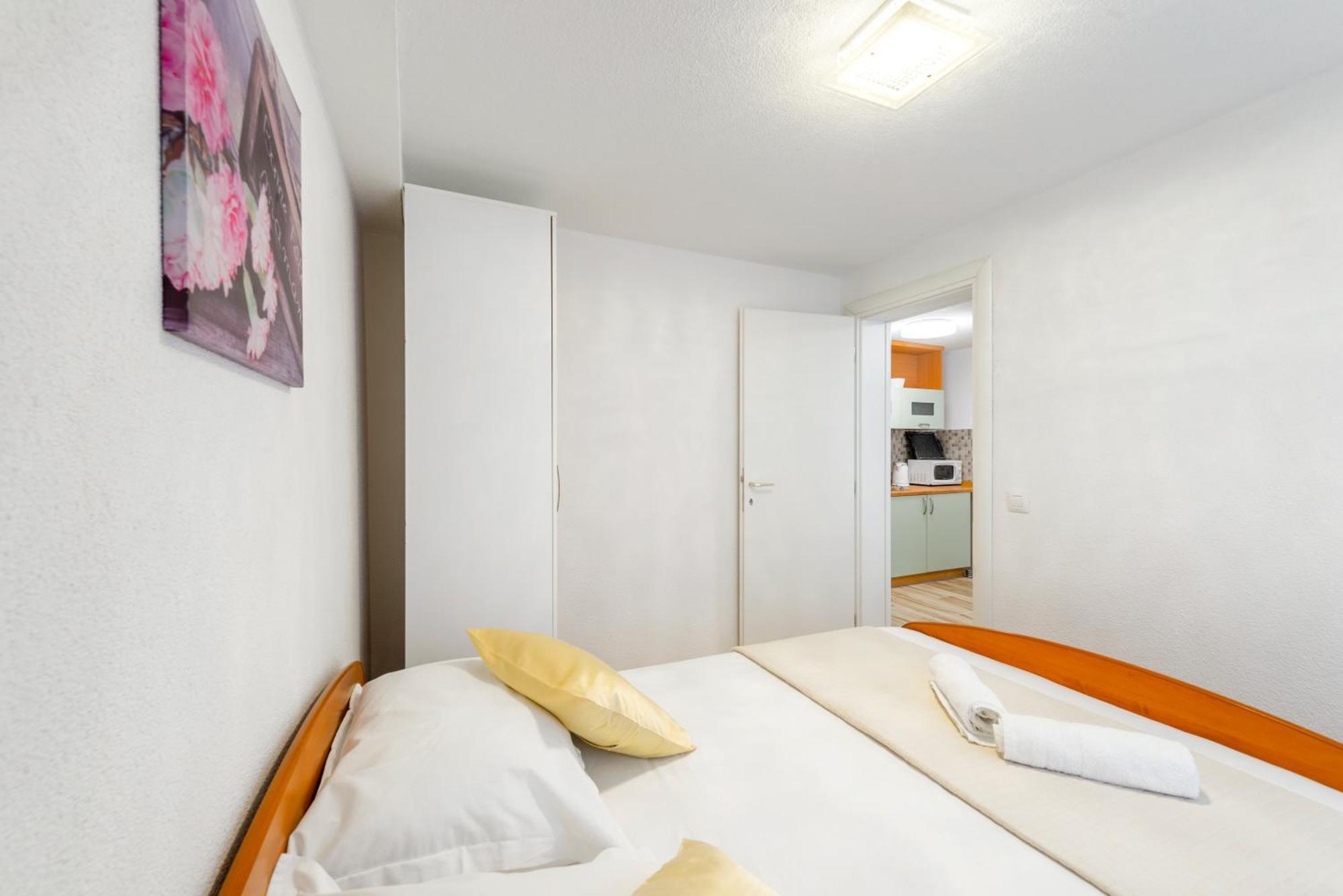 Apartments Roma บาชกาโวดา ภายนอก รูปภาพ