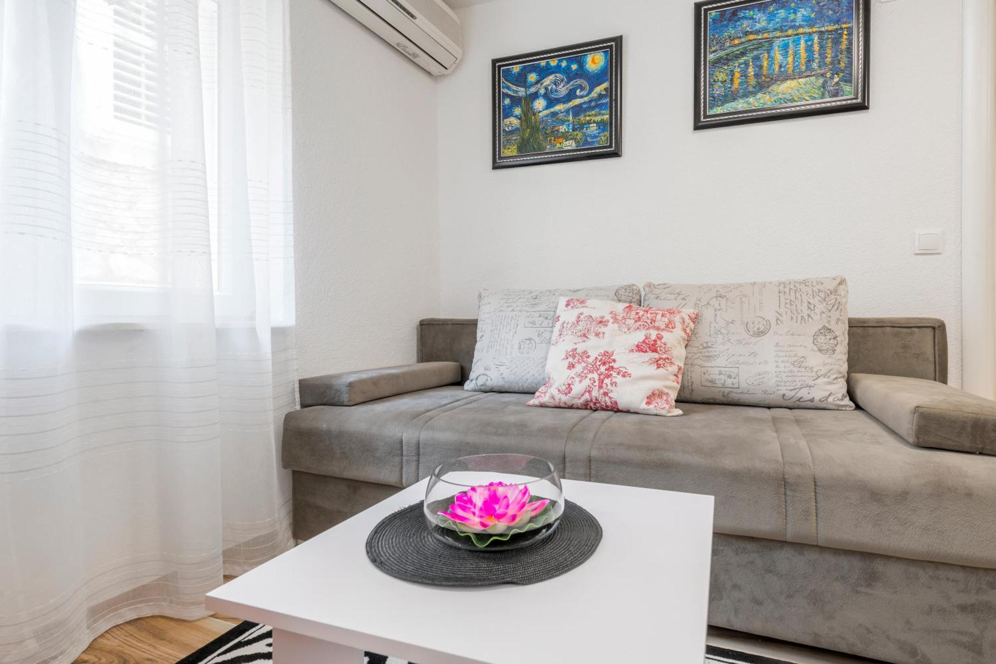 Apartments Roma บาชกาโวดา ภายนอก รูปภาพ