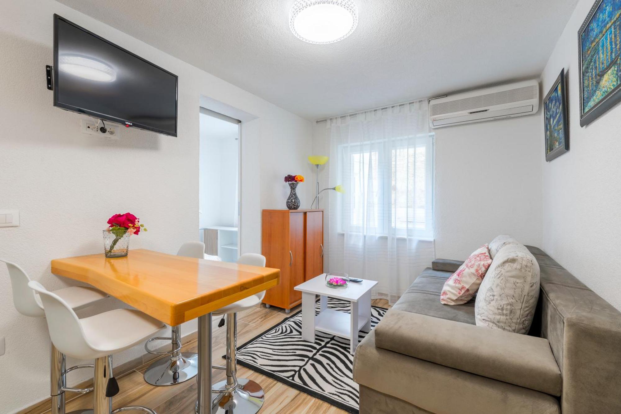 Apartments Roma บาชกาโวดา ภายนอก รูปภาพ