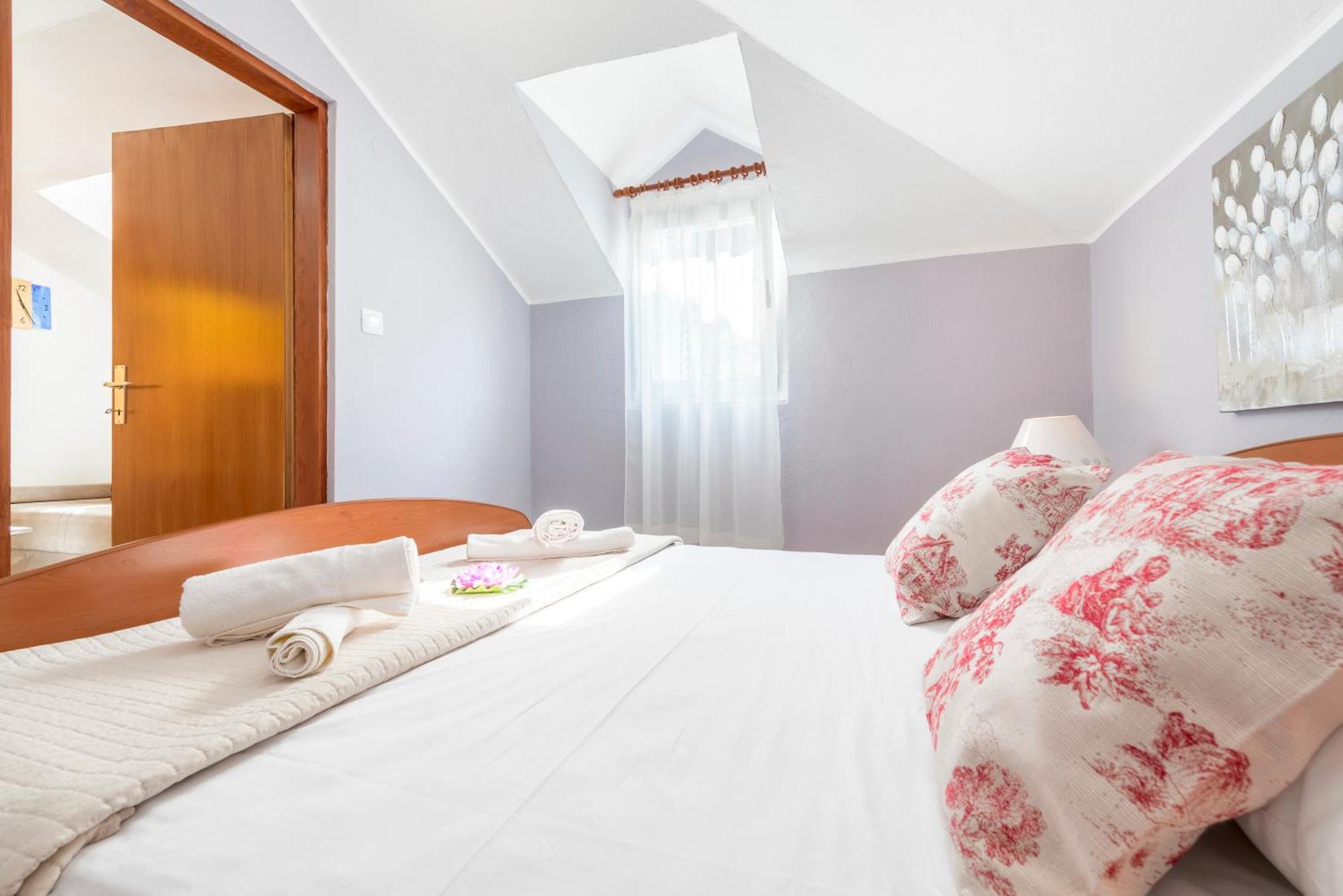 Apartments Roma บาชกาโวดา ภายนอก รูปภาพ