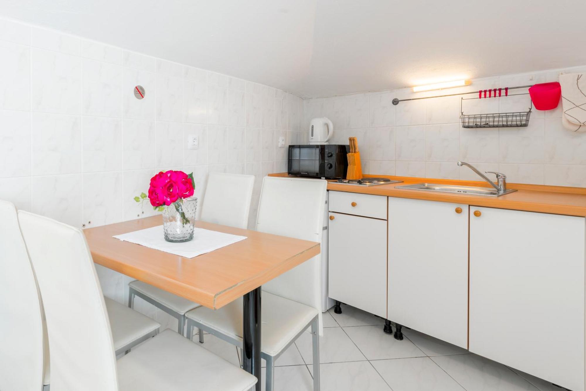 Apartments Roma บาชกาโวดา ภายนอก รูปภาพ