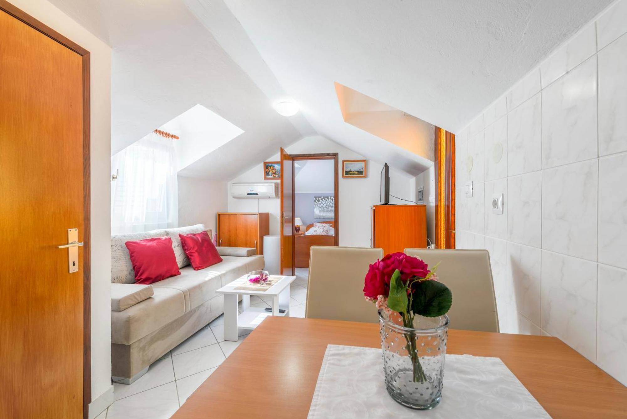 Apartments Roma บาชกาโวดา ภายนอก รูปภาพ