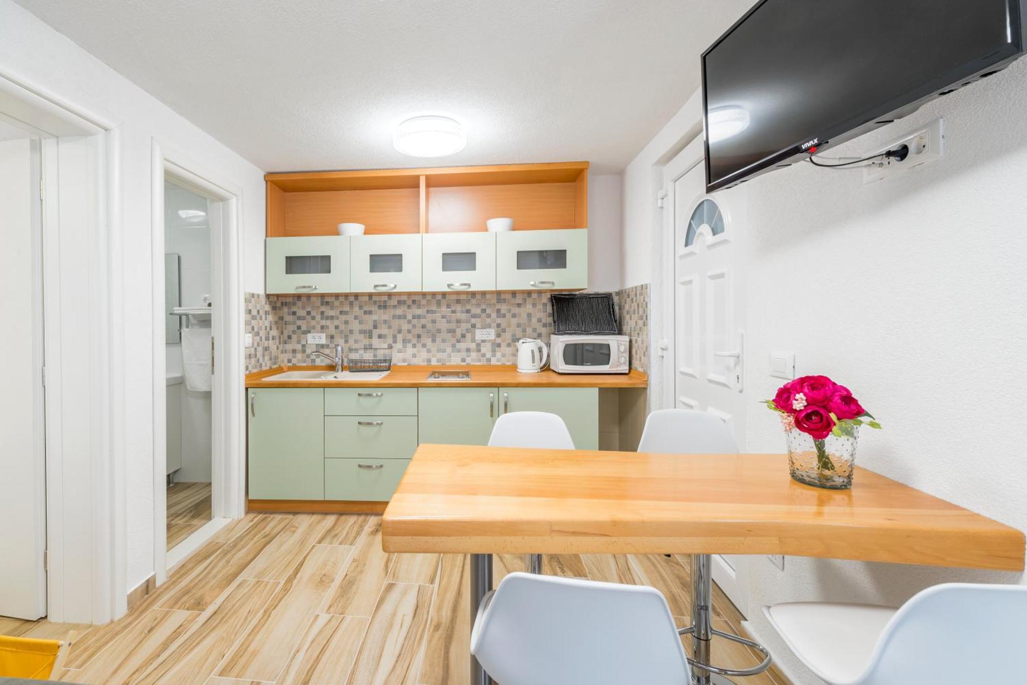 Apartments Roma บาชกาโวดา ภายนอก รูปภาพ